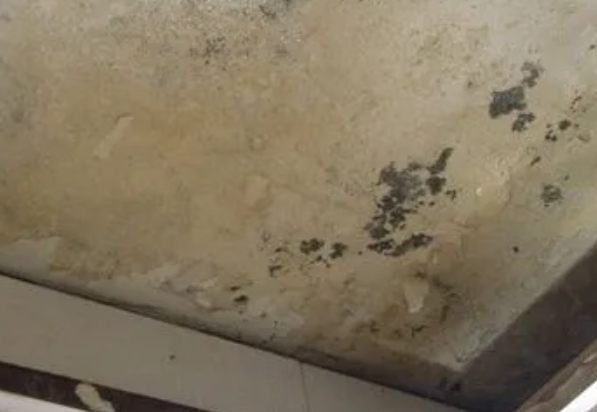 铜陵阳台漏水维修公司分享下铜陵卫生间渗水维修需要注意哪些问题。